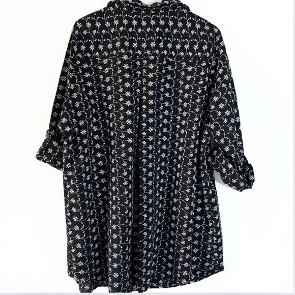 Velvet Heart Oversized Eyelet Embroidered Button  Down Shirt Blouse Size 2X - Picture 3 of 10